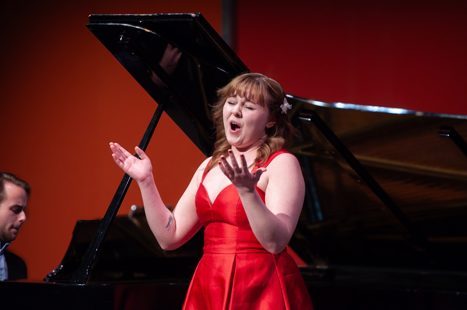 Lawrence students Mariah Schaumberg and Benjamin Keating perform.