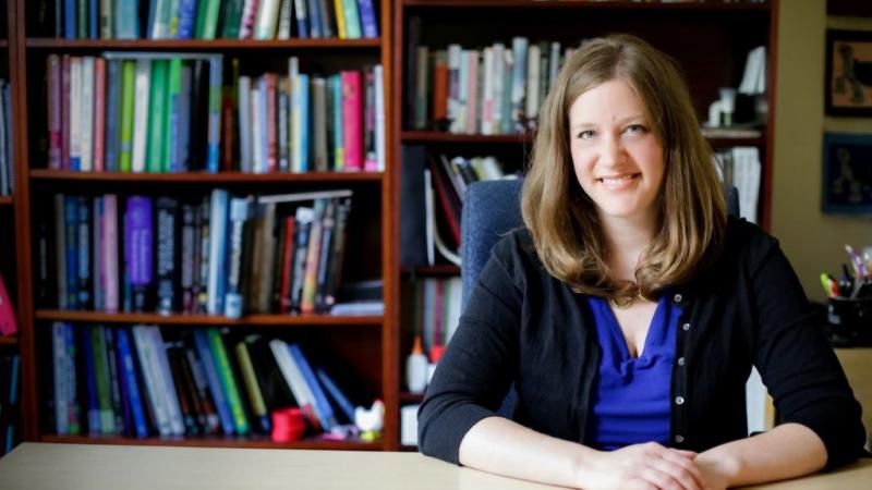 Elizabeth Becker ’04
