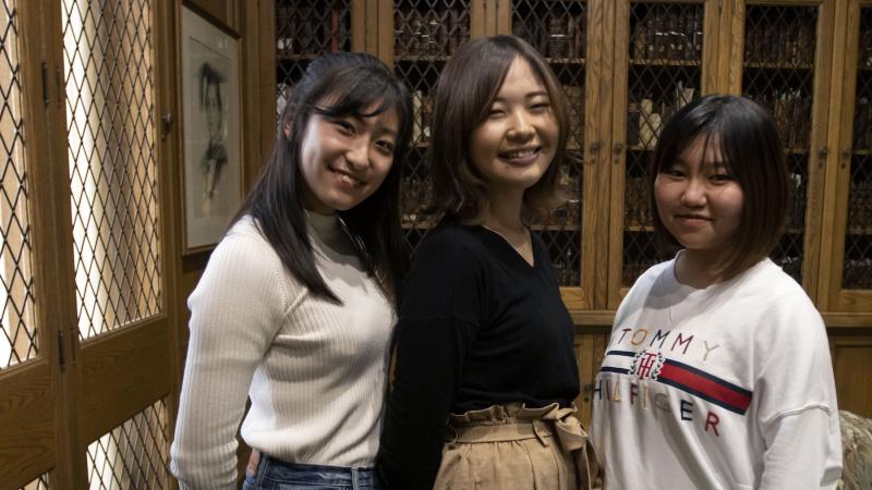 Japanese students (from left) Arisa Yanagimoto, Manami Takahashi, and Mika Ohara 