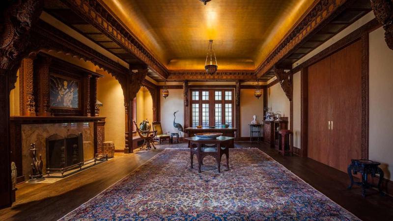 Teakwood Room 