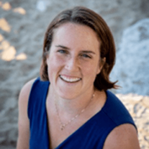 Head shot of Emily Niles